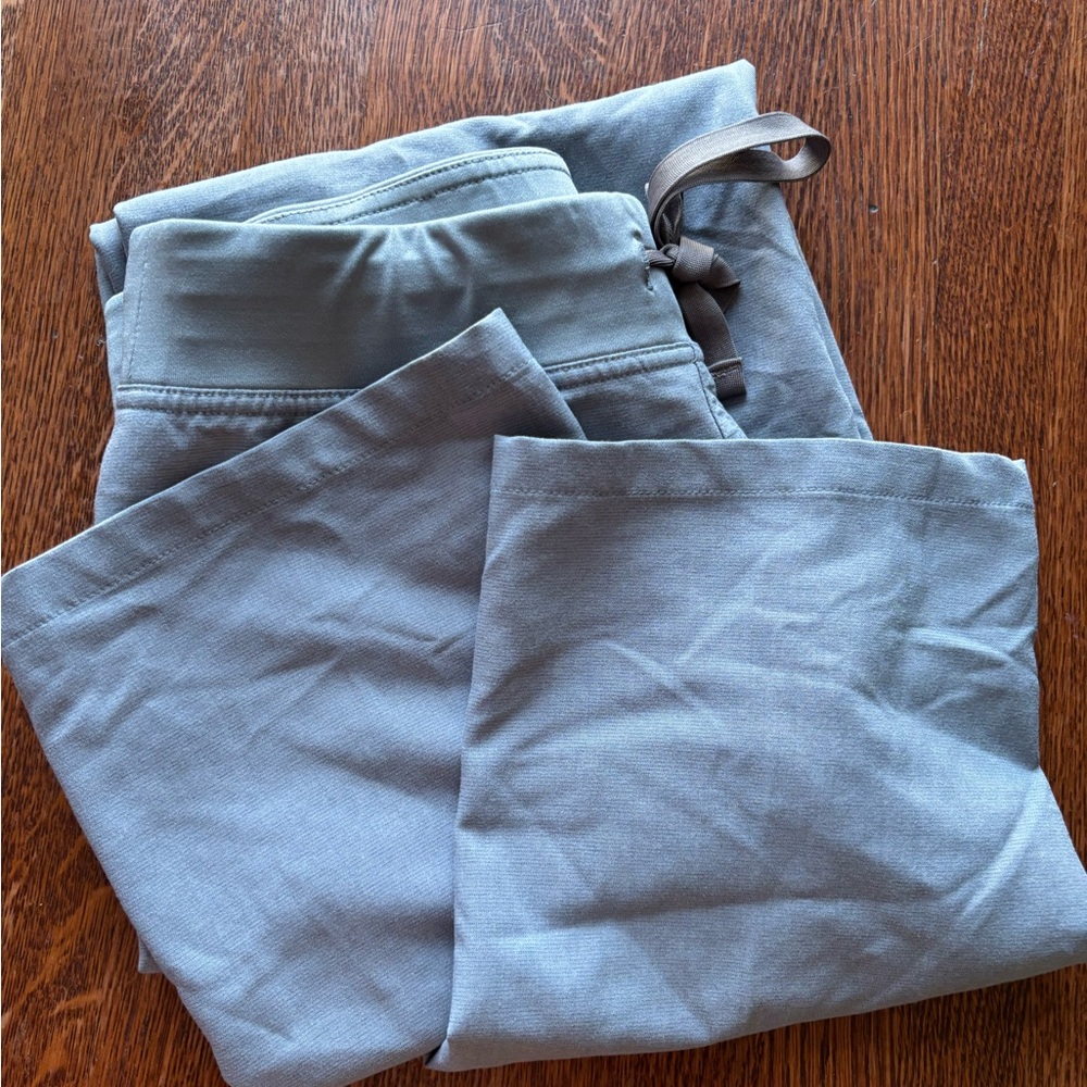FIGS GREY SCRUB PANTS XS